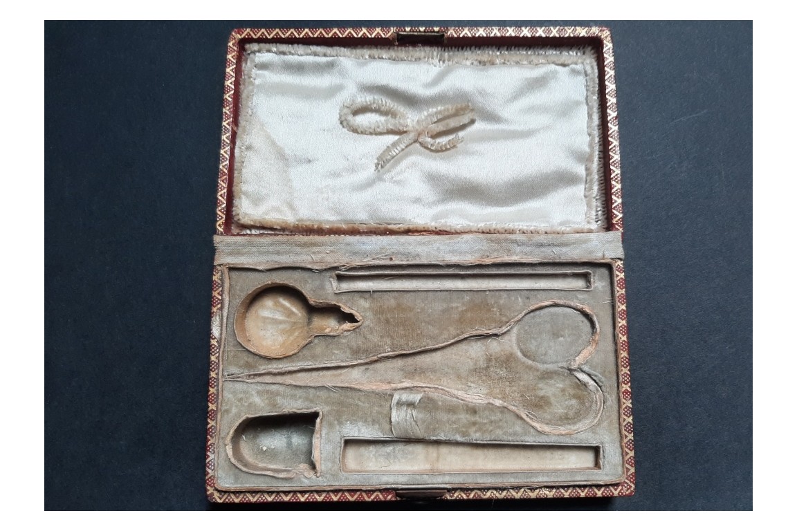 Sewing set, early 19th century