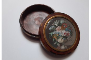 Flowers, 19th snuffbox