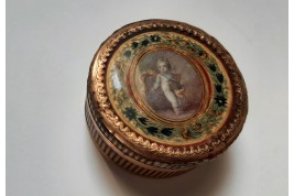 The girl and the white mouse, 19th century snuffbox