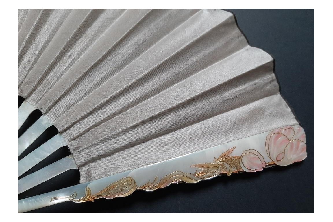 Parrow tulips, fan by Lucien Darpy circa 1901-1902