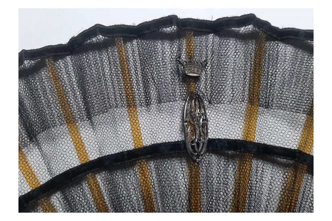 Frou-frou or trompe-l'oeil of triple cabriolet, fan circa 1920-30