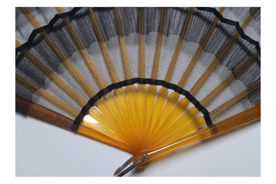 Frou-frou or trompe-l'oeil of triple cabriolet, fan circa 1920-30
