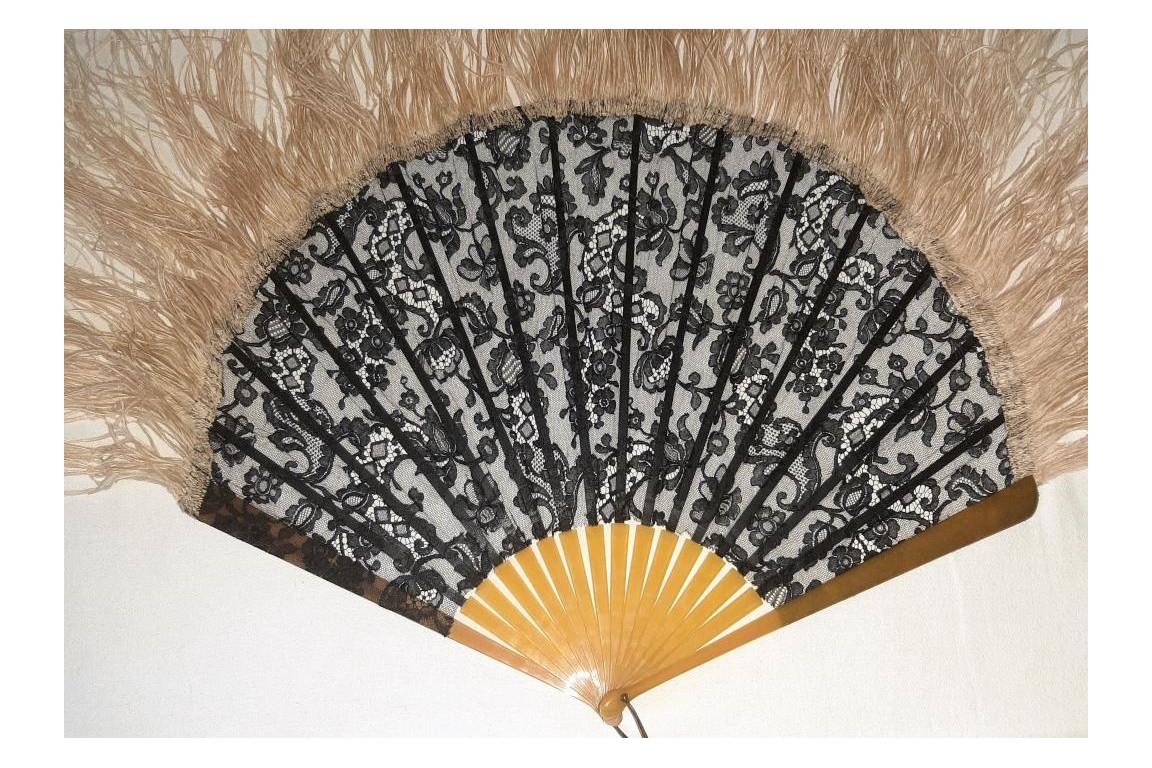 Pleureuse veil, Art deco fan circa 1922