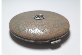 Art deco powder case