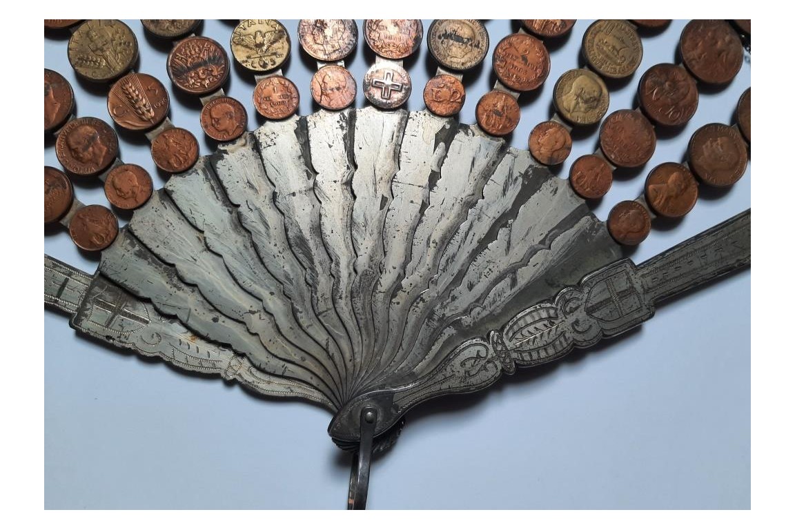 Wealth, fan coins, 20th century