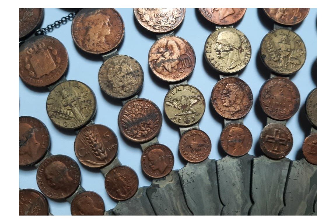 Wealth, fan coins, 20th century