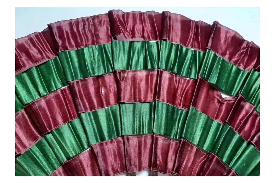 Ribbons dislocation, magical fan cica 1880-90