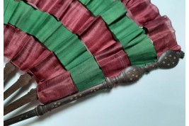 Ribbons dislocation, magical fan cica 1880-90