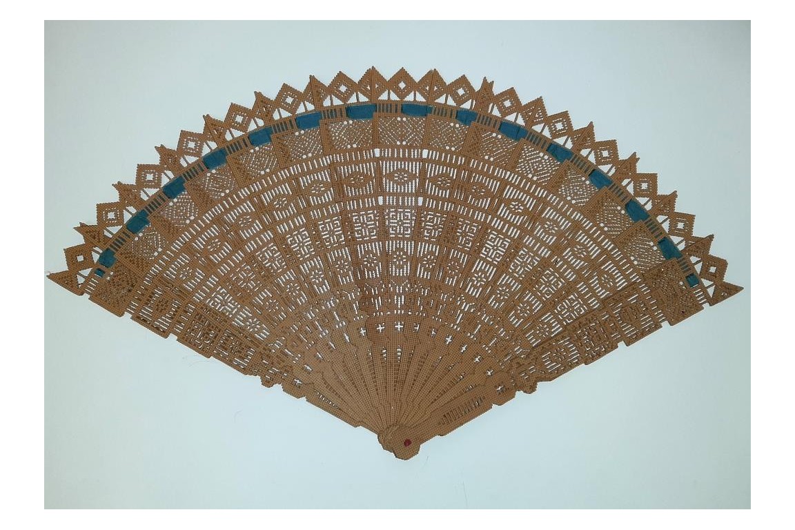 Congratulations Teodora Fabregues  ! Spanish papercutting fan circa 1880-1900