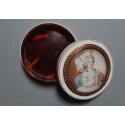 Woman with flower, late 18th century snuffbox