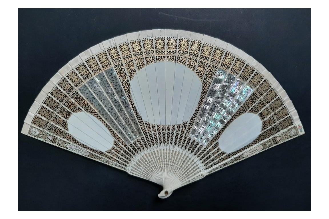 Psyche and Eros, fan circa 1900