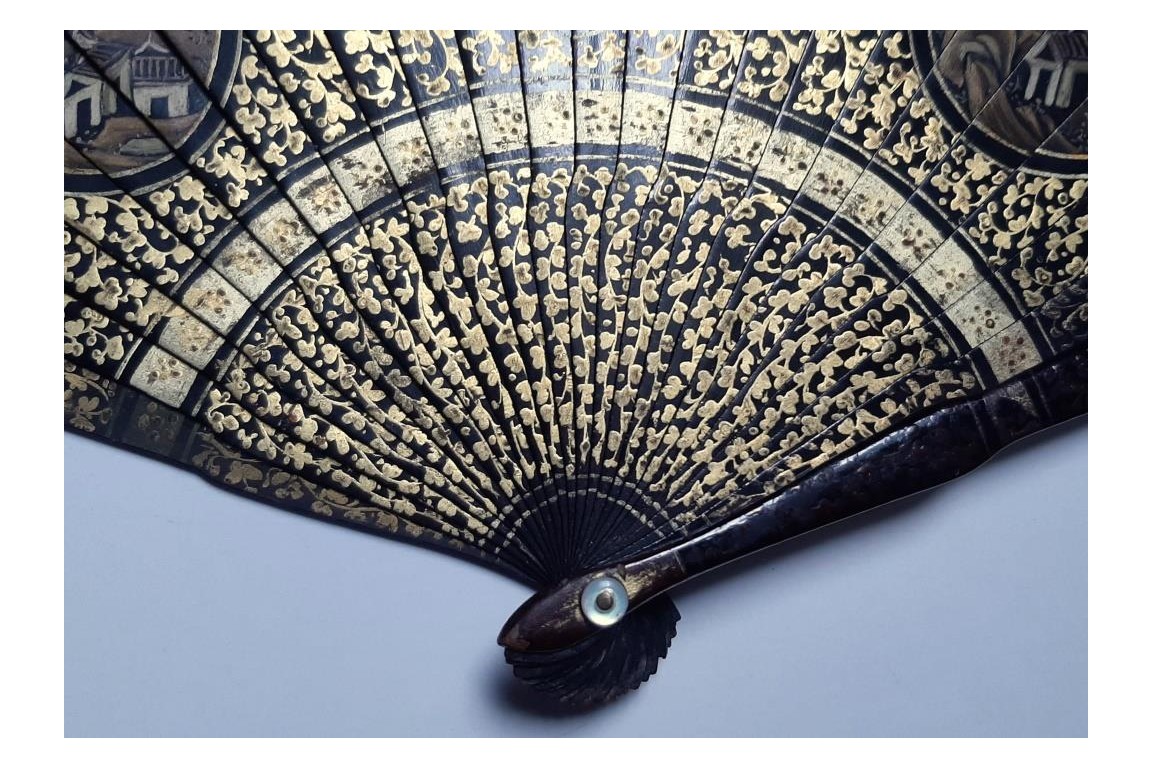 Vine leaf, chinese fan circa 1800-1820