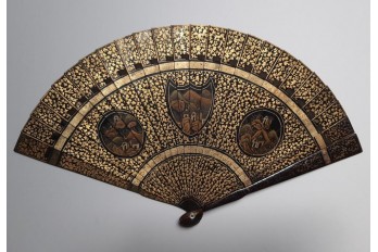 Vine leaf, chinese fan circa 1800-1820