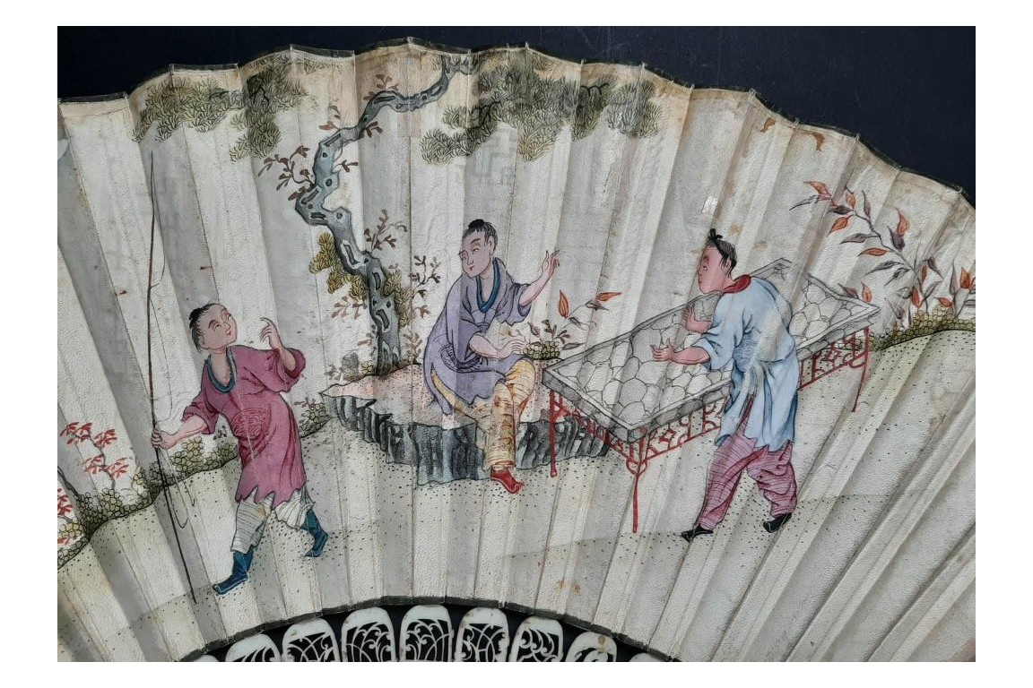 The lady with fan, fan circa 1730-40