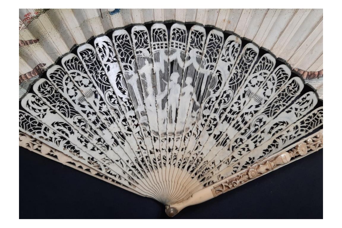 The lady with fan, fan circa 1730-40