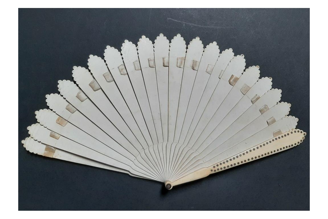 The kite, dance card fan, circa 1820-30