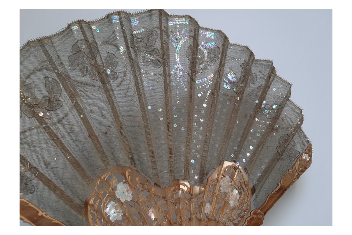 Pearly roses, Duvelleroy fan circa 1900-10