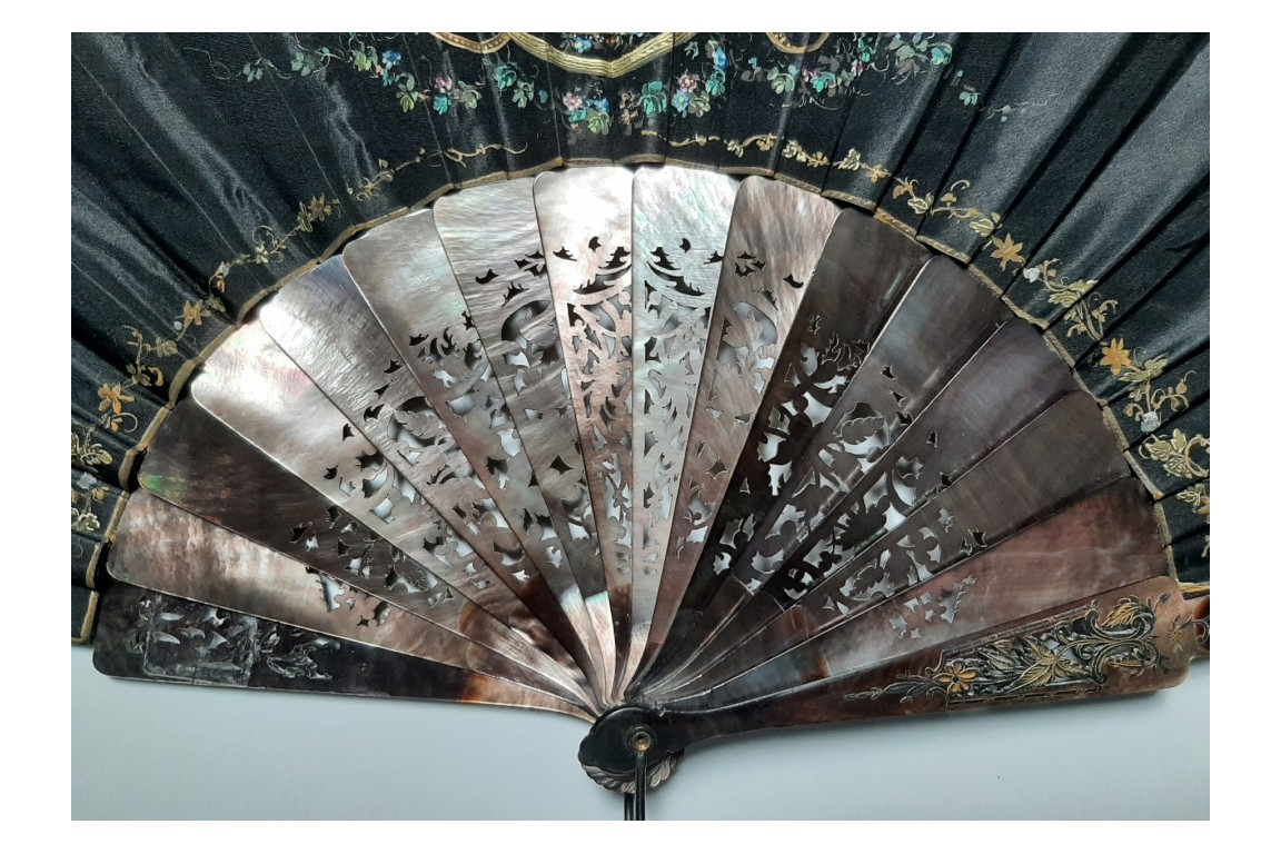 The shepherdess and the marquise, fan of Lasellaz around 1890