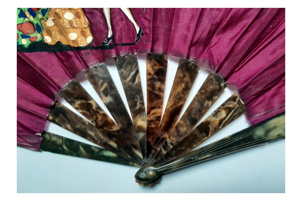 The marquis at the party, Art Deco fan