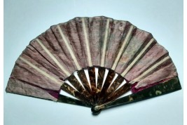 The marquis at the party, Art Deco fan