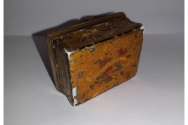 The colors of eroticism, "Souvenir d'Amitié" box circa 1900