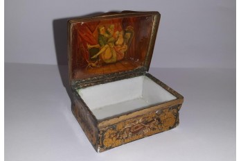 The colors of eroticism, "Souvenir d'Amitié" box circa 1900