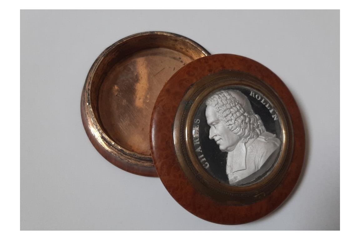 Hommage à l'historien Charles Rollin, boîte vers 1818-20