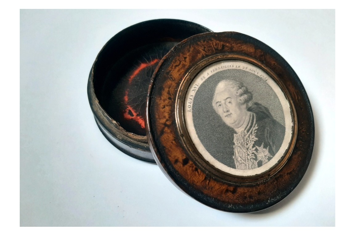 Louis XVI and Necker, late 18th century snuffbox