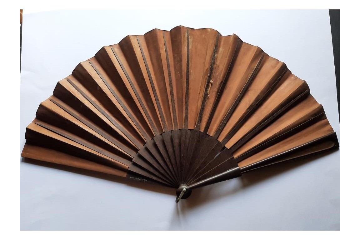 Dogs, fan by Rodeck, Wien circa 1880-1900