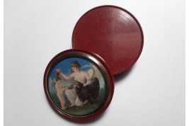 Hebe, early 19th century snuffbox
