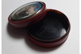Hebe, early 19th century snuffbox