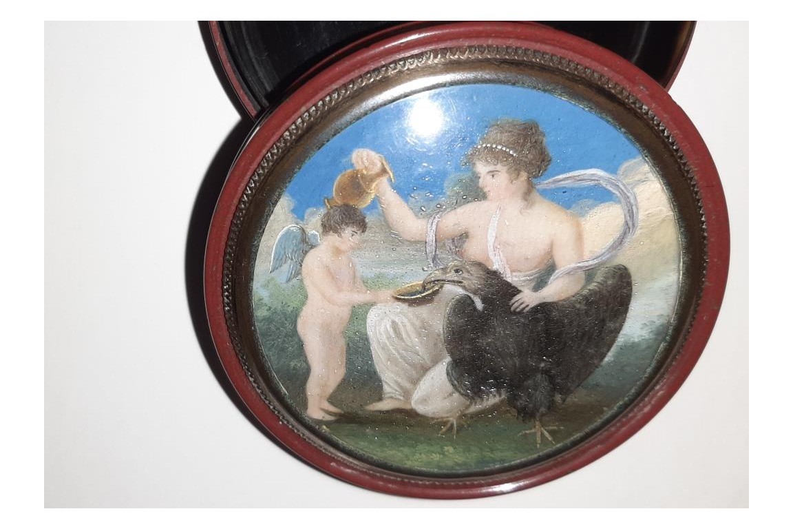 Hebe, early 19th century snuffbox