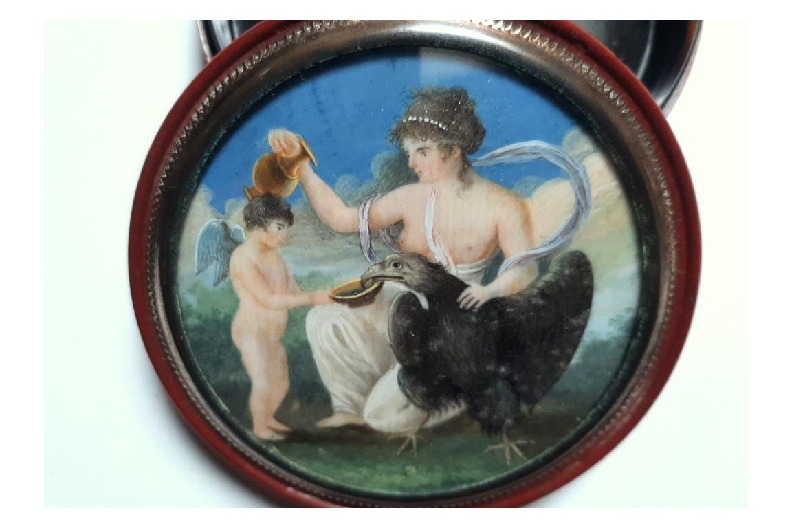 Hebe, early 19th century snuffbox