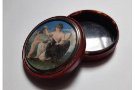 Hebe, early 19th century snuffbox