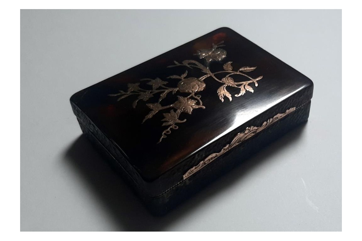 Flowers, 18th century box