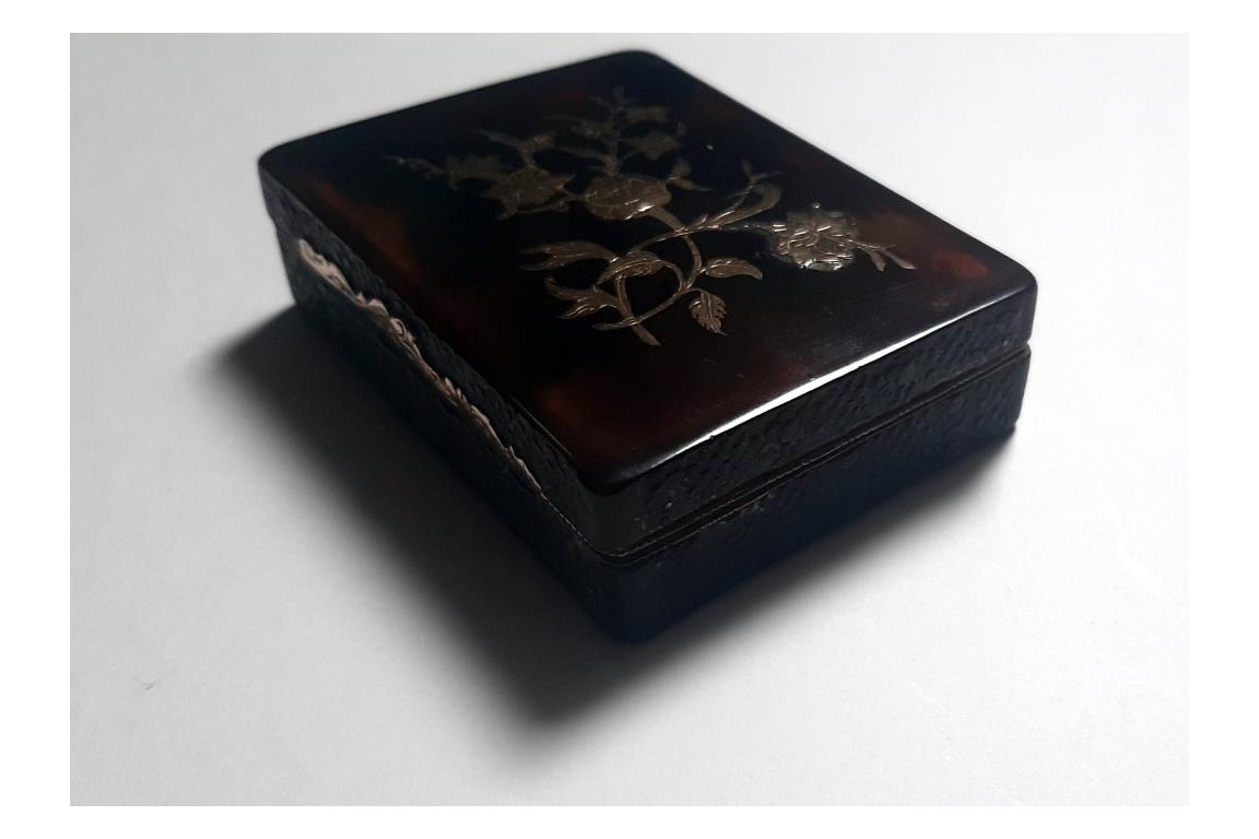 Flowers, 18th century box