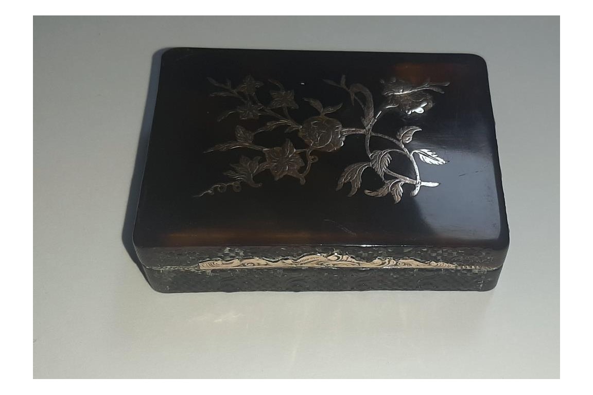 Flowers, 18th century box