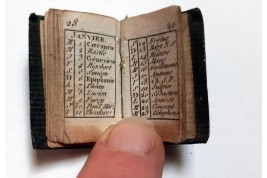 Le Petit Troubadour Almanach, tiny book