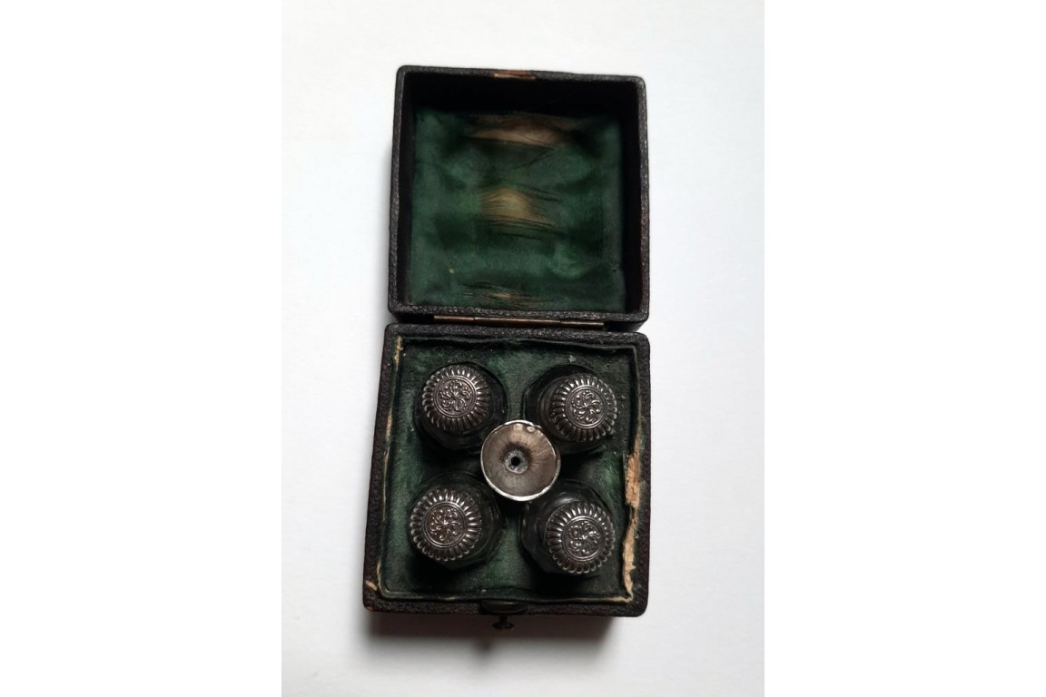 Minuscule perfum kit, 19th century