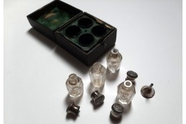 Minuscule perfum kit, 19th century