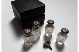 Minuscule perfum kit, 19th century
