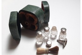 Minuscule perfum kit and patch box, early 19th century