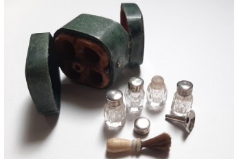 Minuscule perfum kit and patch box, early 19th century