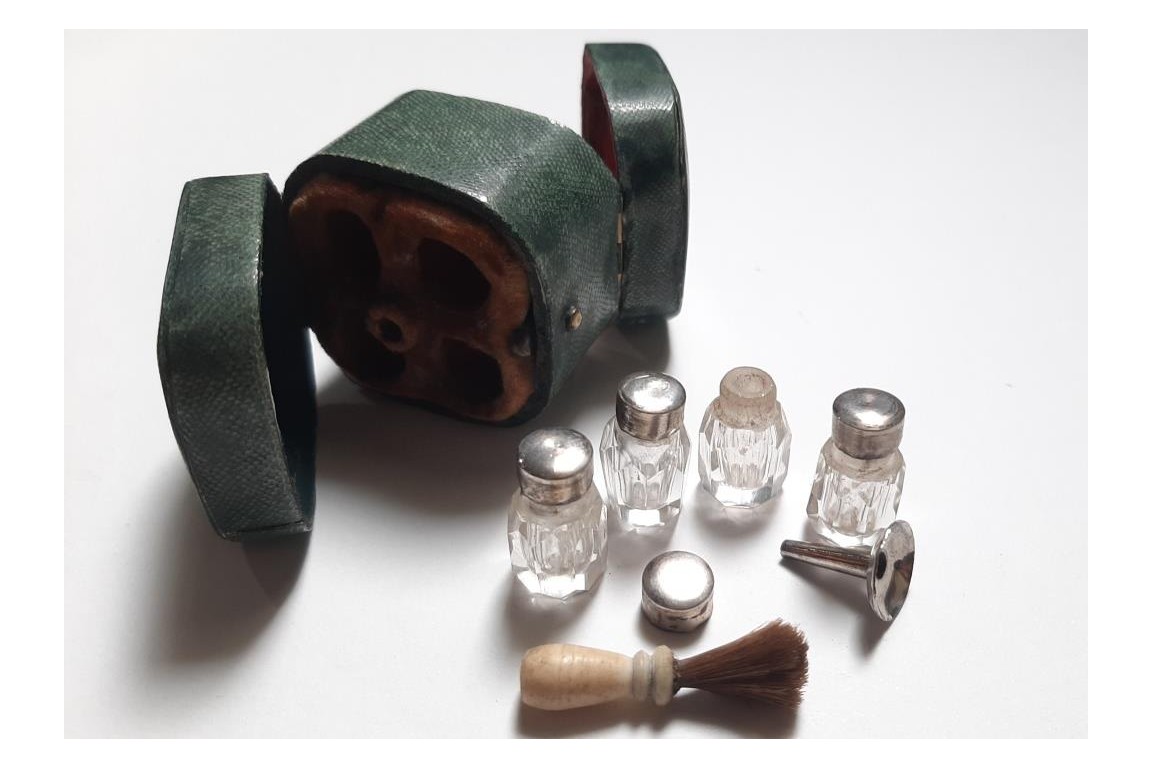 Minuscule perfum kit and patch box, early 19th century