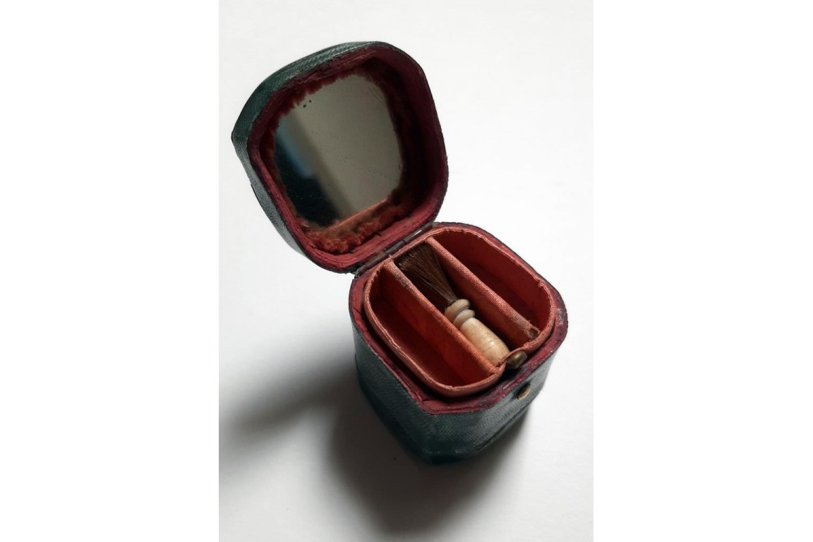 Minuscule perfum kit and patch box, early 19th century