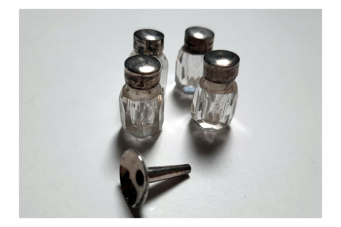 Minuscule perfum kit and patch box, early 19th century