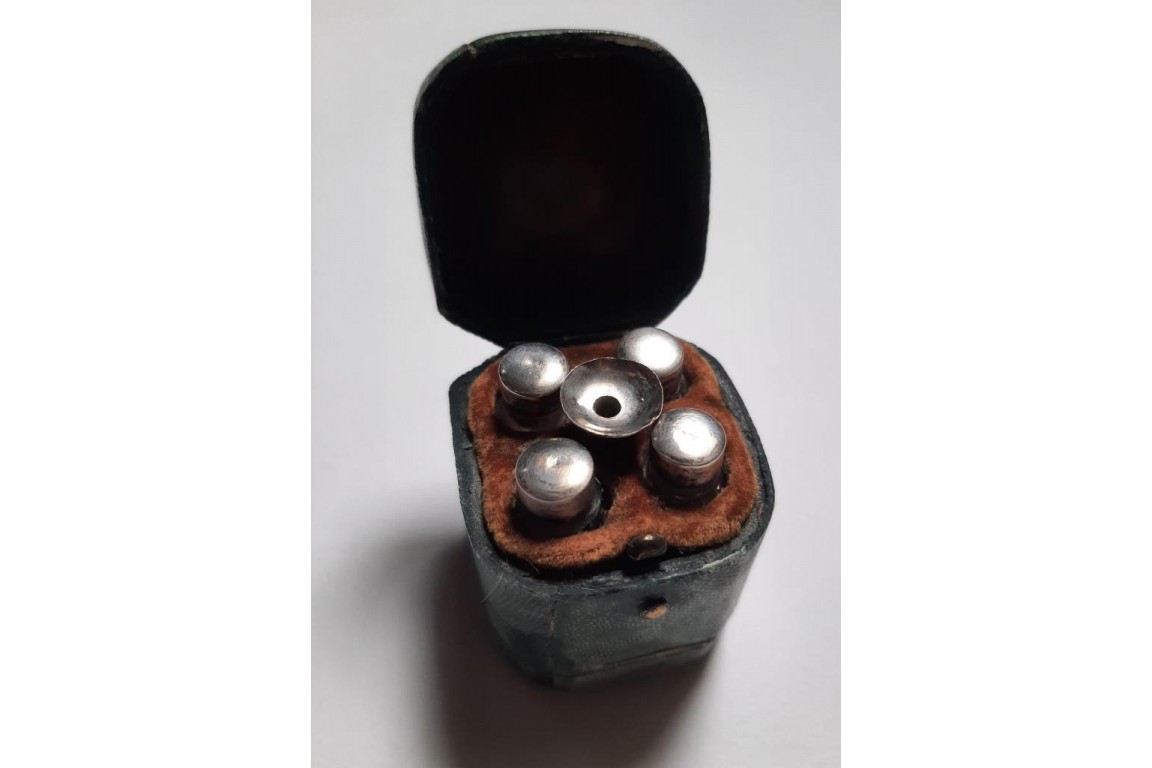 Minuscule perfum kit and patch box, early 19th century