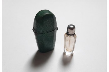 Miniature salt bottle, early 19th century