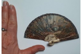 Petite galanterie, éventail miniature ou de poupée fin XIXe début XXe siècle