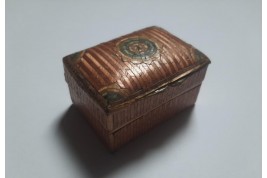 Torments of love, small late 18th century box